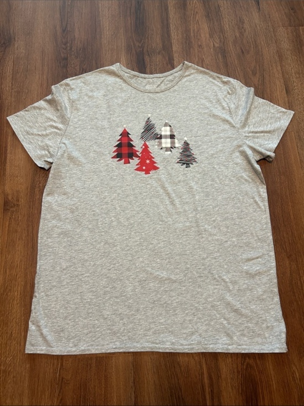 FREE w/Purchase: Wondershop Large T-Shirt Gray w/ Red Black Christmas Trees 🤩